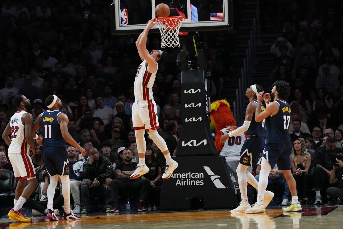 La lesión de Jokic marca el partido y Miami rompe su maldición ante Denver (147-123)