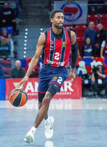 Kosner Baskonia y Kobi Simmons unidos hasta final de temporada