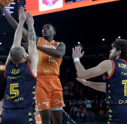 Valencia Basket remonta en el Roig Arena ante un Morabanc Andorra que se vino abajo en la segunda mitad (84-79)