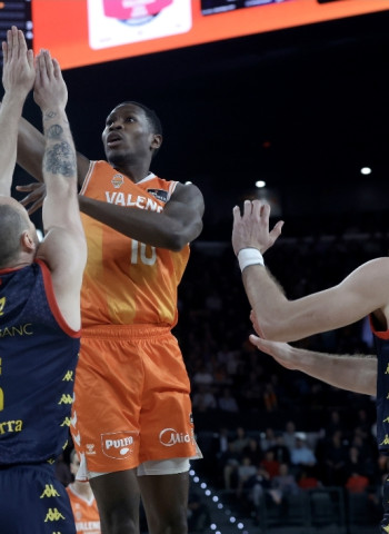 Valencia Basket remonta en el Roig Arena ante un Morabanc Andorra que se vino abajo en la segunda mitad (84-79)