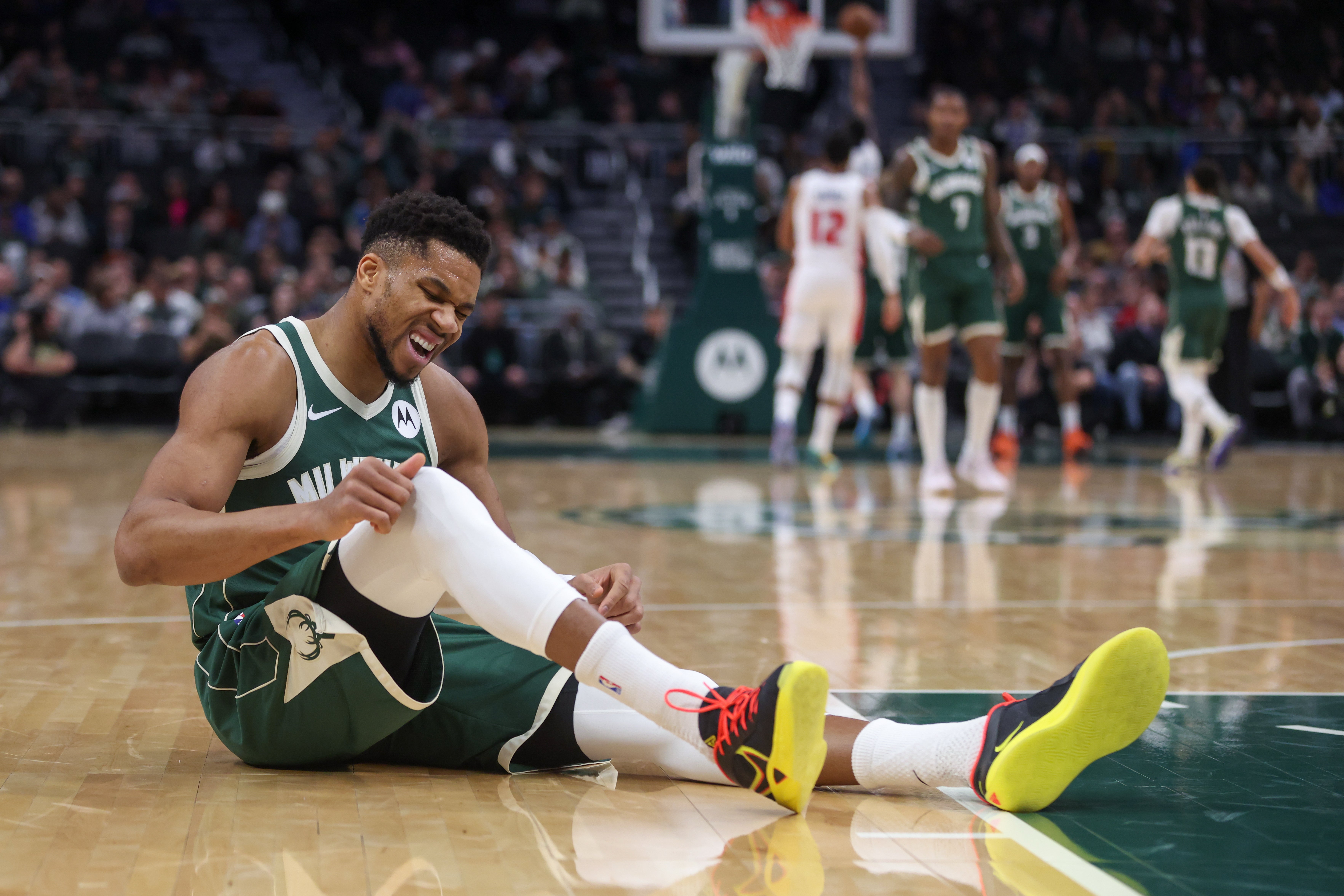 Milwaukee remonta sin Giannis: Detroit se queda sin premio, 109-113
