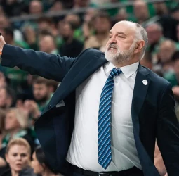Anadolu Efes corta su racha negativa con una victoria de autoridad en Kaunas, 64-87