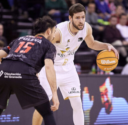 El San Pablo Burgos despierta en Granada y aprieta la lucha por la permanencia en la ACB, 90-107