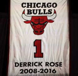 NBA | Chicago Bulls retiran el dorsal 1 de Derrick Rose y elevan al cielo del United Center al hijo de la ciudad