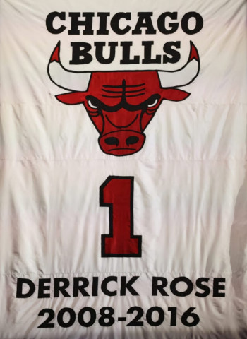 NBA | Chicago Bulls retiran el dorsal 1 de Derrick Rose y elevan al cielo del United Center al hijo de la ciudad