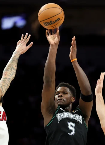 Resultados NBA: Garland decide para Cavaliers, Wizards sorprenden y Minnesota arrasa en una noche de contrastes