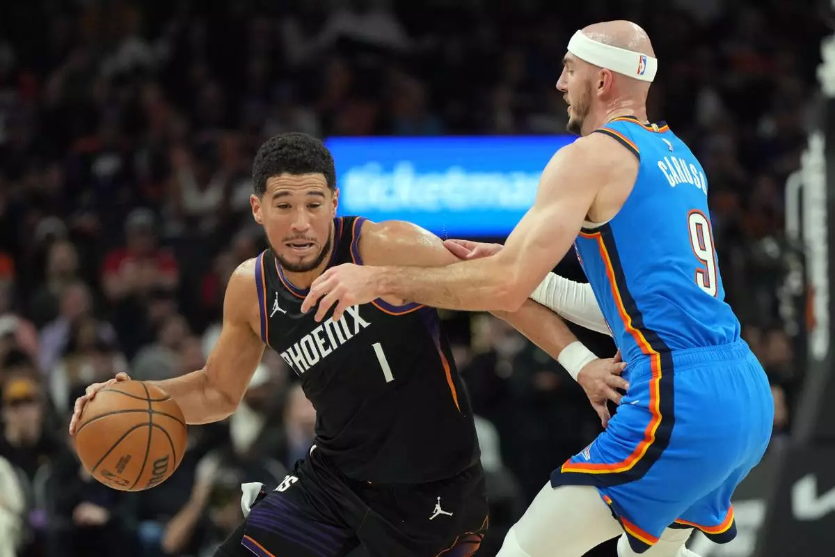 NBA: Devin Booker decide sobre la bocina y los Phoenix Suns frenan al líder Oklahoma City Thunder (108-105)