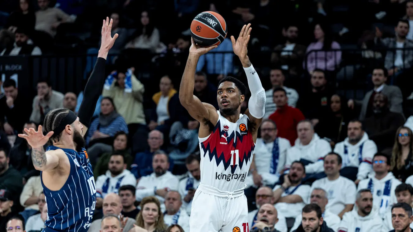 EuroLeague | Baskonia asalta Estambul ante Anadolu Efes y logra por fin su primera victoria a domicilio, 75-89