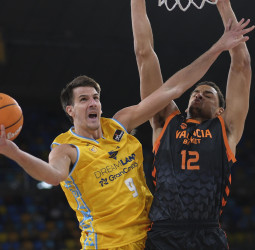 Valencia Basket resiste la empuje de Wong y será cabeza de serie (80-90)
