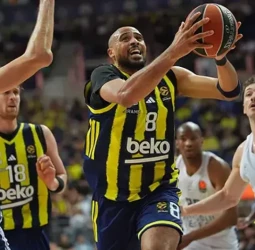 EuroLeague | Fenerbahce impone su ley ante Anadolu Efes en el derbi de Estambul, 79-62