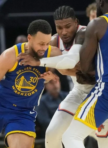 NBA | Golden State Warriors imponen su poder ofensivo ante New York Knicks con Butler, Curry y Moody al frente (126-113)