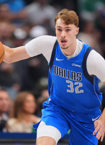Cooper Flagg enciende las alarmas en Dallas tras torcerse el tobillo ante Denver