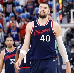 NBA | Boston Celtics busca pívot