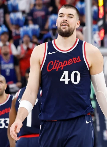 NBA | Boston Celtics busca pívot