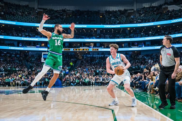 NBA | Knueppel decide ante Flagg en un duelo de novatos y da el triunfo a los Hornets en Dallas (123-121)