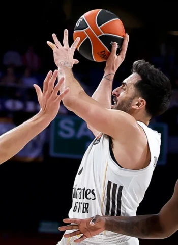 EuroLeague | El Real Madrid reacciona a tiempo ante Dubai y completa la remontada en el Movistar Arena (107-93)
