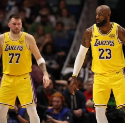 NBA: LeBron James y Luka Dončić sostienen a los Lakers en New Orleans ante unos Pelicans en caída