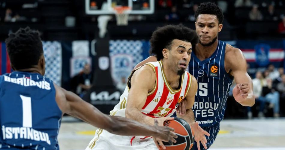 EuroLeague | Crvena Zvezda impone su ritmo en Estambul y arranca 2026 con victoria ante Anadolu Efes (65-87)