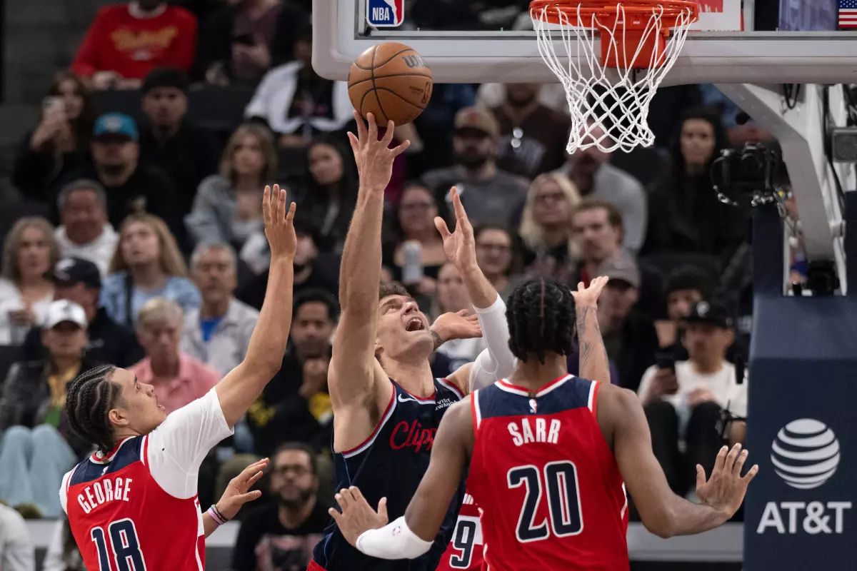 NBA | Barnes reparte juego en Toronto, Mitchell manda en Cleveland y Kawhi impone jerarquía en Los Angeles