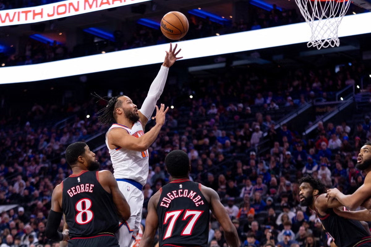 NBA | Jalen Brunson impulsa a los New York Knicks ante Philadelphia 76ers en un final tenso (112-109)