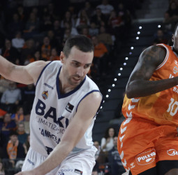Valencia Basket amplía la racha de victorias tras pasar por encima del Bàsquet Manresa en el Roig Arena (103-76)