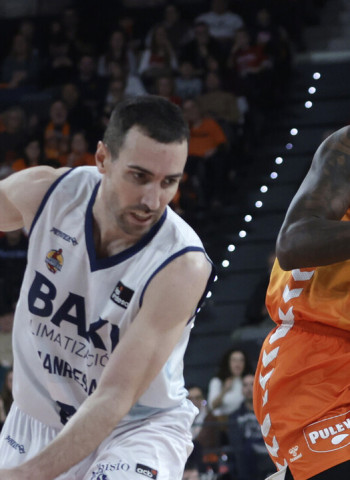 Valencia Basket amplía la racha de victorias tras pasar por encima del Bàsquet Manresa en el Roig Arena (103-76)