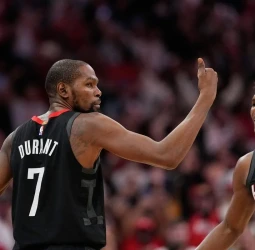 NBA: Kevin Durant decide sobre la bocina y da el triunfo a Houston Rockets ante Phoenix Suns (100-97)