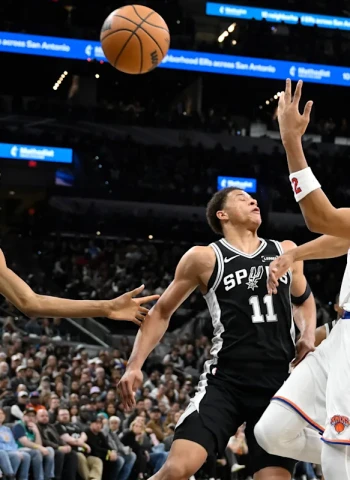 NBA | Los Spurs remontan a los Knicks en San Antonio y sobreviven al susto con Victor Wembanyama (134-132)