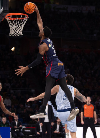 Forrest tira del tren baskonista ante la Penya (87-77)