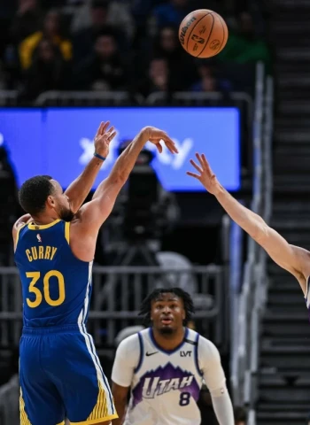 NBA | Stephen Curry regresa con 31 puntos y lidera la reacción de los Warriors ante Utah Jazz (123-114)