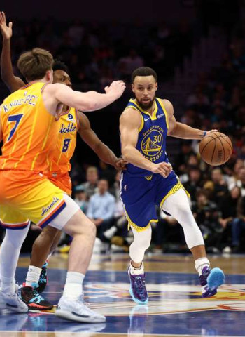 NBA | Stephen Curry lidera a los Warriors en Charlotte y Golden State supera a los Hornets (132-125)