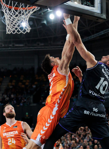 Surne Bilbao Basket cede ante el Valencia Basket en un partido decidido tras el descanso (72-116)