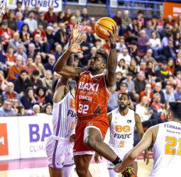 El Bàsquet Girona se impone por la mínima al BAXI Manresa en un final ajustado en el Nou Congost (95-97)