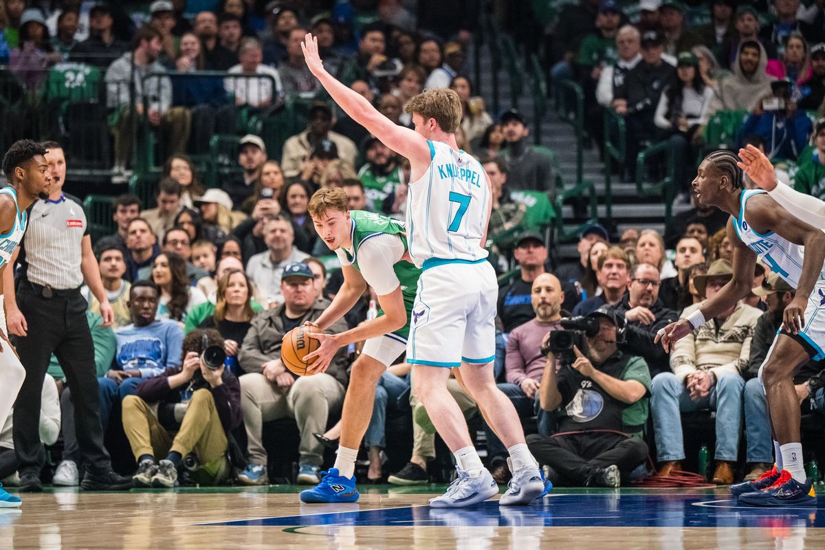 NBA | Maxey y Cooper Flagg lideran una jornada de finales apretados y exhibiciones individuales