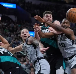 NBA | Jaylen Brown explota con 50 puntos, Edwards lidera a Minnesota y Maxey vuelve a decidir en una noche de grandes actuaciones