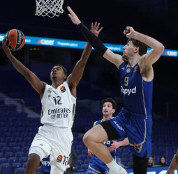 El Real Madrid impone su autoridad ante Maccabi Tel Aviv en un duelo a puerta cerrada de EuroLeague, 98-86
