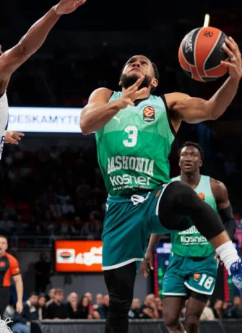 Efes y Baskonia, duelo de urgencias en Estambul para cortar dinámicas negativas