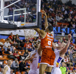 El BAXI Manresa supera un nuevo cara o cruz y estará en los octavos de la Eurocup, 101-99