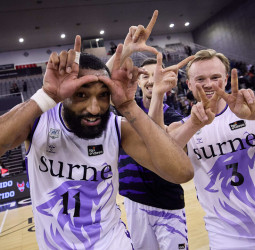 Surne Bilbao pone fin en Granada a su maldición de las prórrogas (84-88)
