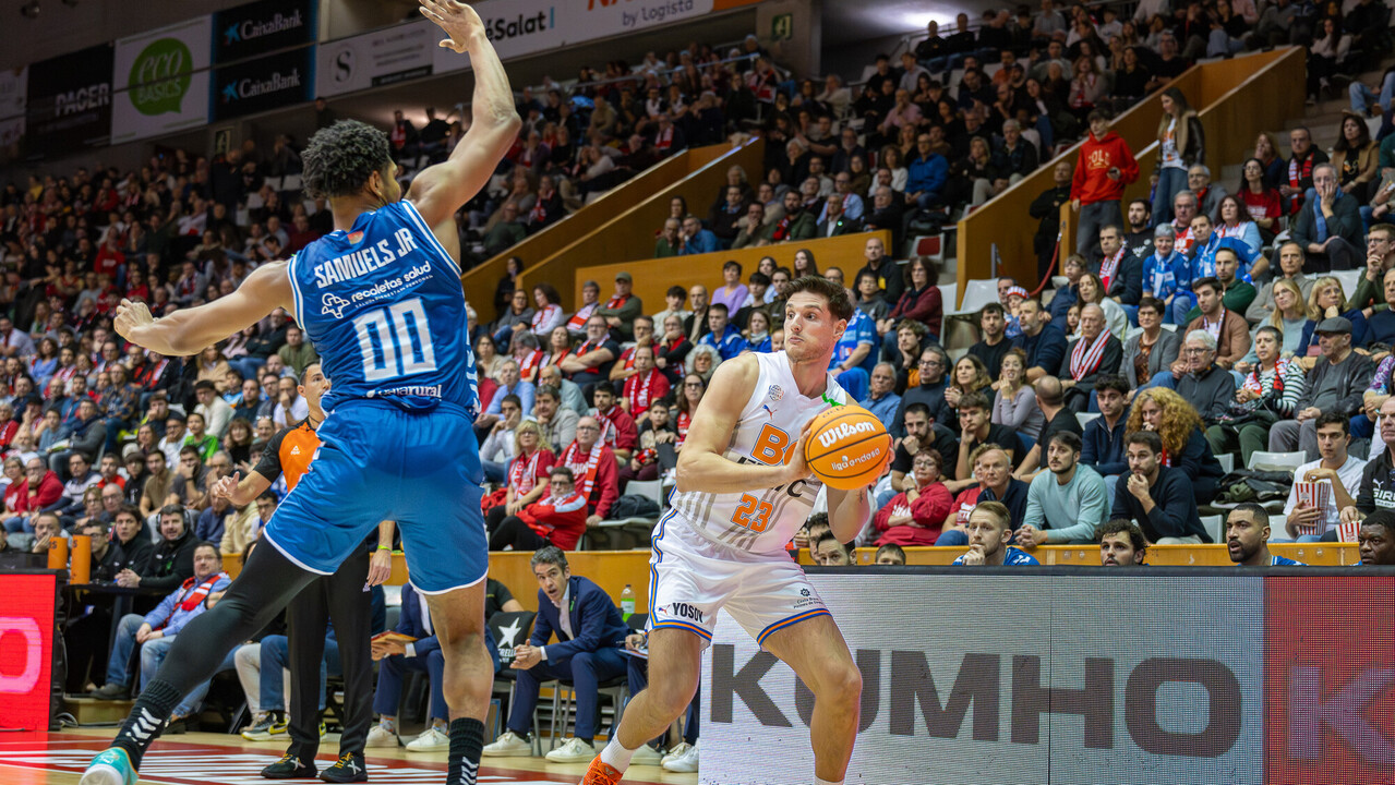 ACB | El Bàsquet Girona se impone al Burgos y da un paso decisivo hacia la permanencia (77-71)