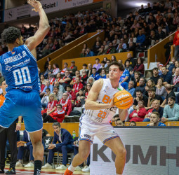 ACB | El Bàsquet Girona se impone al Burgos y da un paso decisivo hacia la permanencia (77-71)