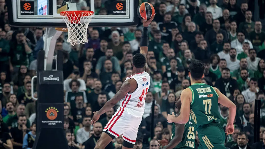 Olympiacos se impone a Panathinaikos en un derbi griego vibrante en la EuroLeague (82-87)