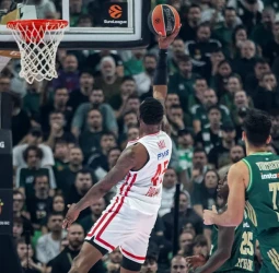 Olympiacos se impone a Panathinaikos en un derbi griego vibrante en la EuroLeague (82-87)