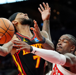 Paliza de Detroit a los Knicks, sorpresa en Oklahoma y final agónico en Los Ángeles: noche intensa en la NBA
