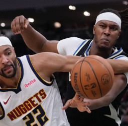 NBA | Denver Nuggets resisten en Milwaukee y frenan a unos Bucks en caída libre, 102-100