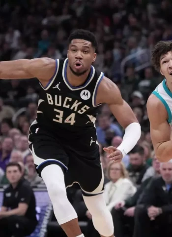 NBA | Giannis Antetokounmpo decide sobre la bocina y Milwaukee Bucks vence a Charlotte Hornets (122-121)