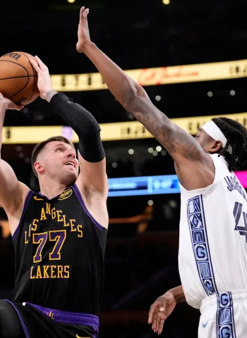 NBA | Luka Dončić y LeBron James lideran la remontada de Los Angeles Lakers ante Memphis Grizzlies (128-121)