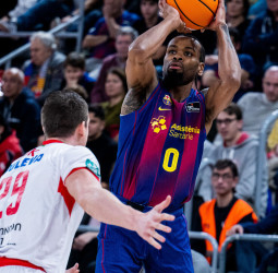 El Barça acelera sin oposición ante Covirán Granada (108-71)