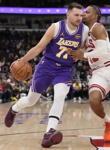 NBA | Luka Dončić se dispara a 46 puntos y lidera el triunfo de Los Angeles Lakers en Chicago (129-118)