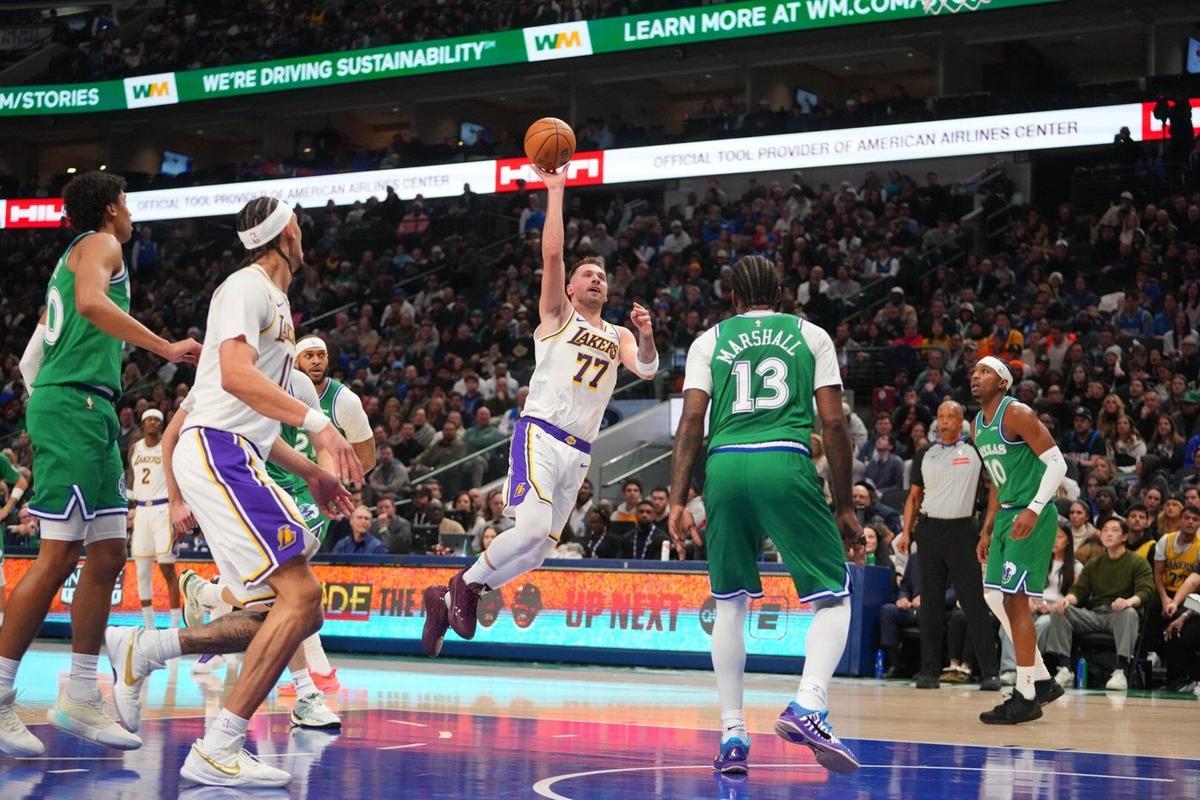 NBA | Luka Dončić vuelve a castigar a Dallas y lidera la remontada de Los Angeles Lakers ante los Mavericks, 116-110